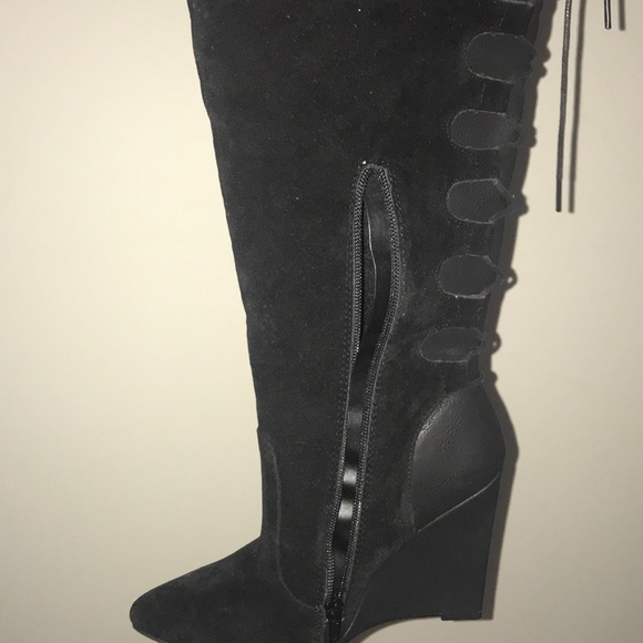 Over the knee black boots - Picture 3 of 3